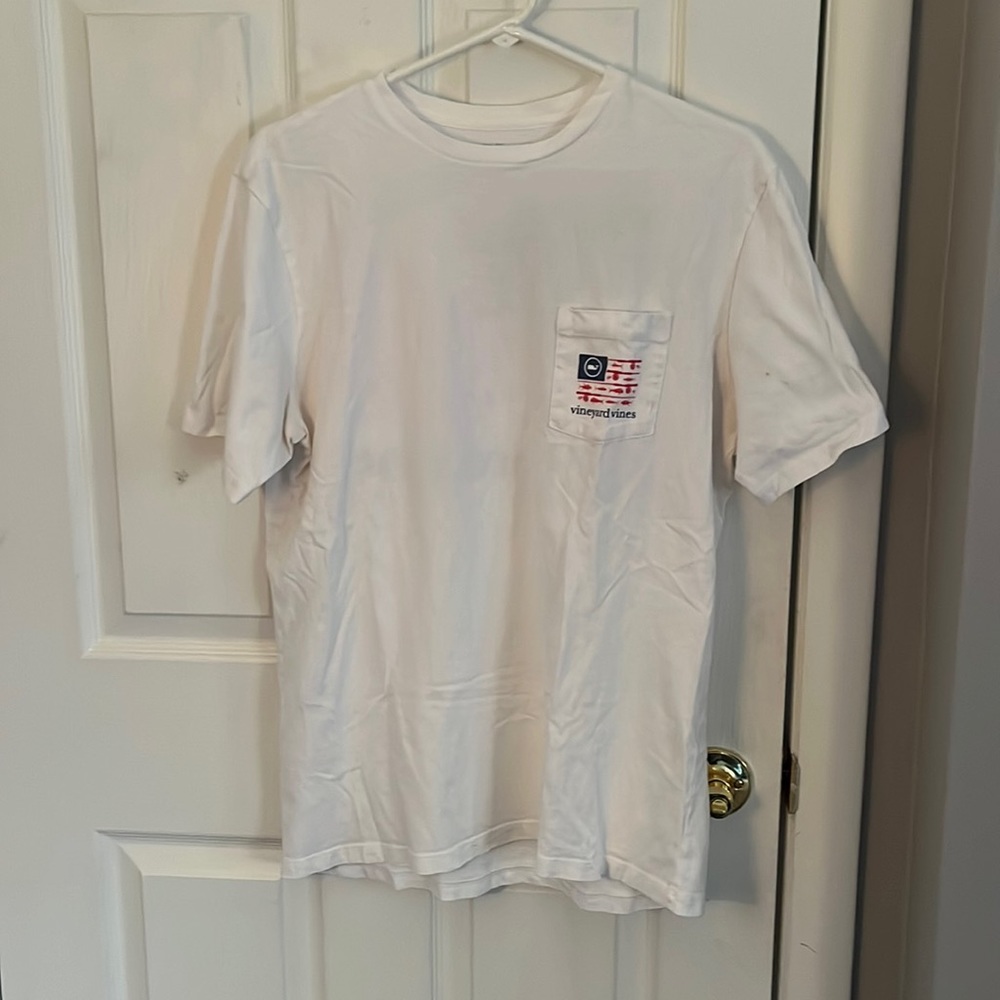 Vineyard Vines Medium T-Shirt